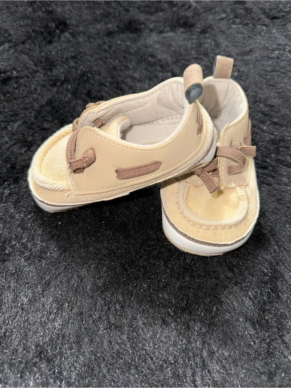 Carter’s Beige Baby Crib Shoes Soft Sole Booties 6-9 months